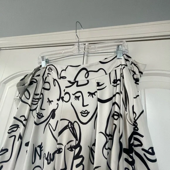 Abstract Black and White Flowy Palazzo Pants size 24/26 - Picture 3 of 7